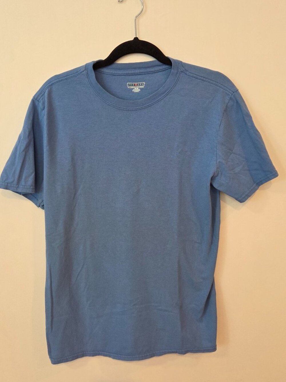 Jerzees tee in 100% cotton Men's Small